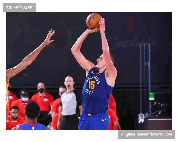 里夫斯火力全开登场25分钟砍下32分两节半高效统治比赛